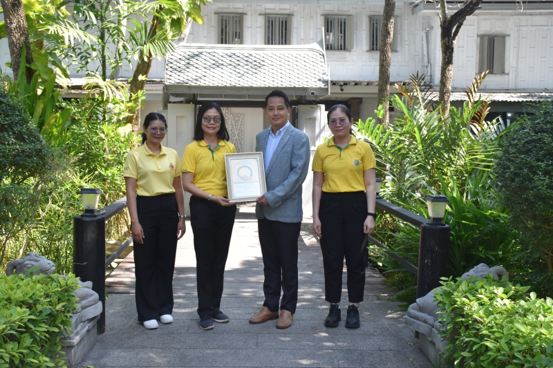 ลงพื้นที่มอบป้ายรับรองร้านอาหารที่เข้าร่วมโครงการร้านอาหารวัตถุดิบปลอดภัย