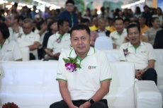 ปลัดเกษตรฯร่วมเปิดงานแสดงและจำหน่ายสินค้า