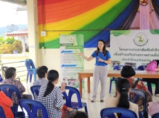 ร่วมเป็นวิทยากรให้ความรู้เกี่ยวกับกองทุนหมุนเวียนเพื่อช่วยเหลือเกษตรกรและผู้ยากจนฯ