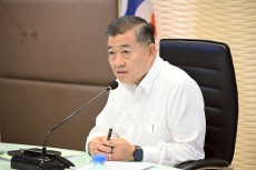 ปลัดเกษตรฯนั่งหัวโต๊ะการประชุมคณะกรรมการอาหารนมเพื่อเด็กและเยาวชน