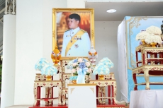 กษ.ร่วมพิธีทำบุญตักบาตรถวายพระราชกุศลและพิธีถวายพระพรชัยมงคล