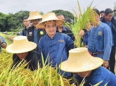 นายสุรชัยยุทธชนะผู้ตรวจราชการกระทรวงเกษตรและสหกรณ์